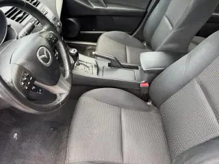 2012 Mazda MAZDA3 i Touring 4-door