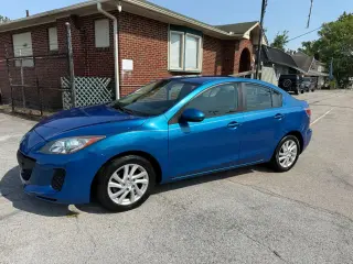 2012 Mazda MAZDA3 i Touring 4-door