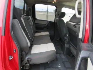 2011 NISSAN TITAN CREW CAB