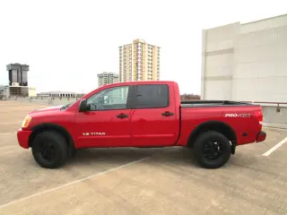2011 NISSAN TITAN CREW CAB