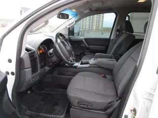 2013 NISSAN TITAN CREW CAB