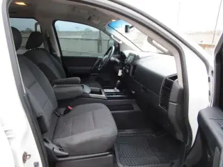 2013 NISSAN TITAN CREW CAB