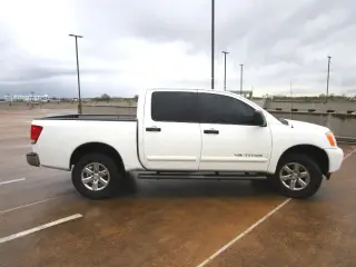 2013 NISSAN TITAN CREW CAB