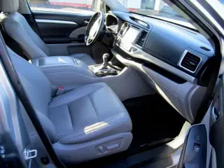 2017 TOYOTA HIGHLANDER