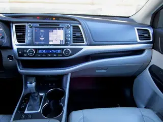 2017 TOYOTA HIGHLANDER