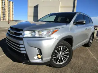 2017 TOYOTA HIGHLANDER