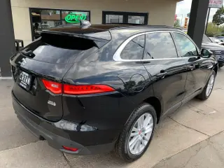 2017 JAGUAR F-PACE