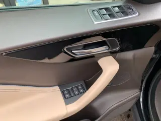 2017 JAGUAR F-PACE