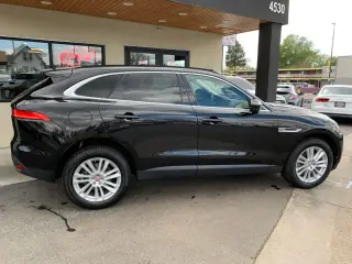 2017 JAGUAR F-PACE