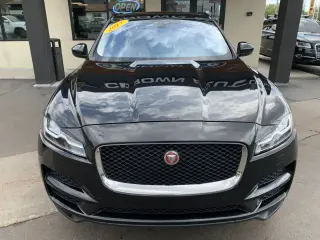 2017 JAGUAR F-PACE