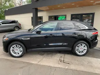 2017 JAGUAR F-PACE