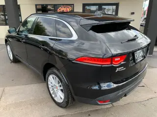 2017 JAGUAR F-PACE