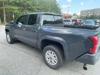 Toyota Tacoma 2025 4x4 SR5 4dr Double Cab 5.0 ft SB