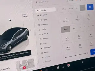 Tesla Model 3 2023 4dr Sedan