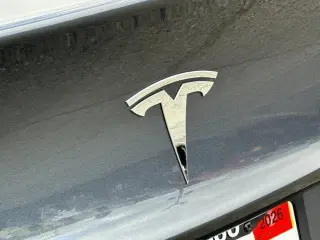 Tesla Model 3 2023 4dr Sedan
