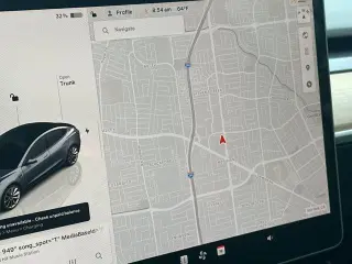 Tesla Model 3 2023 4dr Sedan