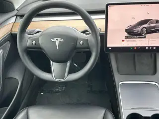 Tesla Model 3 2023 4dr Sedan