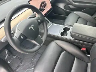 Tesla Model 3 2023 4dr Sedan