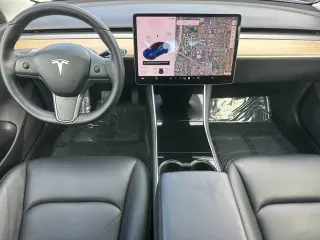 Tesla Model 3 2019 Mid Range 4dr Fastback