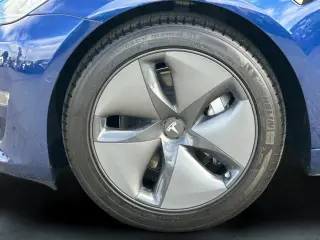 Tesla Model 3 2019 Mid Range 4dr Fastback
