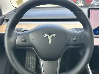 Tesla Model 3 2019 Mid Range 4dr Fastback