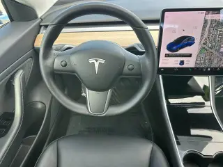 Tesla Model 3 2019 Mid Range 4dr Fastback