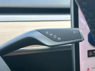 Tesla Model 3 2019 Mid Range 4dr Fastback