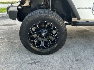 Jeep Wrangler 2017 4x4 Sport 2dr SUV