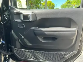 Jeep Wrangler 2023 4x4 Rubicon 2dr SUV