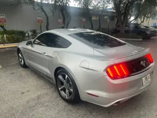 Ford Mustang 2016 V6 2dr Fastback
