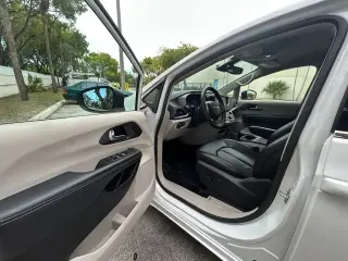 Chrysler Pacifica 2023 Touring L 4dr Mini-Van