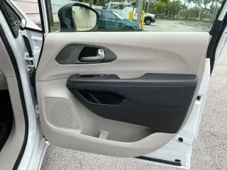 Chrysler Pacifica 2023 Touring L 4dr Mini-Van