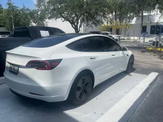 Tesla Model 3 2023 4dr Sedan