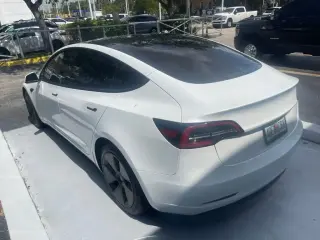 Tesla Model 3 2023 4dr Sedan