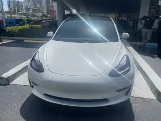 Tesla Model 3 2023 4dr Sedan