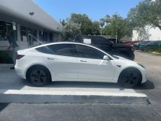 Tesla Model 3 2023 4dr Sedan