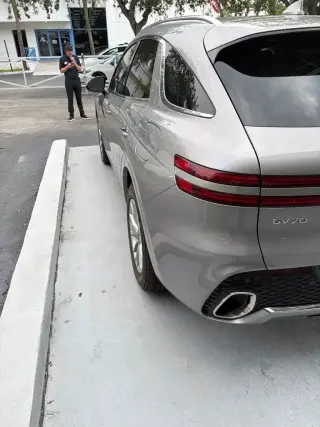 Genesis GV70 2022 AWD 2.5T Standard 4dr SUV