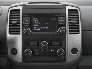 Nissan Frontier 2017 4x4 SV 4dr Crew Cab 6.1 ft. LB 5A