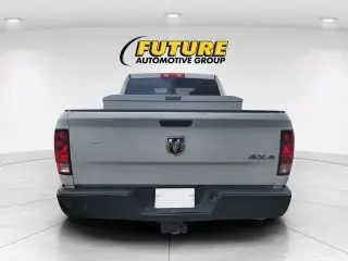 Ram 1500 Classic 2022 4x4 Tradesman 4dr Crew Cab 5.5 ft. SB Pickup