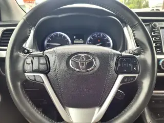 Toyota Highlander 2019 AWD Limited 4dr SUV
