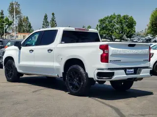 Chevrolet Silverado 1500 2023 4x2 Custom 4dr Crew Cab 5.8 ft. SB