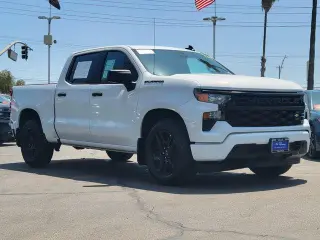 Chevrolet Silverado 1500 2023 4x2 Custom 4dr Crew Cab 5.8 ft. SB