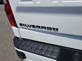Chevrolet Silverado 1500 2023 4x2 Custom 4dr Crew Cab 5.8 ft. SB