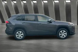 Toyota RAV4 2023 LE 4dr SUV