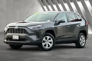 Toyota RAV4 2023 LE 4dr SUV