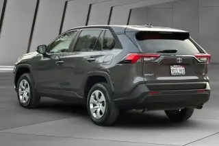 Toyota RAV4 2023 LE 4dr SUV