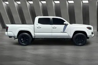 Toyota Tacoma 2021 4x4 SR5 V6 4dr Double Cab 5.0 ft SB