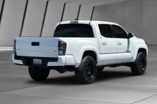 Toyota Tacoma 2021 4x4 SR5 V6 4dr Double Cab 5.0 ft SB