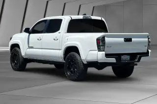 Toyota Tacoma 2021 4x4 SR5 V6 4dr Double Cab 5.0 ft SB