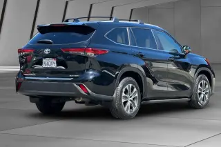 Toyota Highlander 2023 AWD XLE 4dr SUV